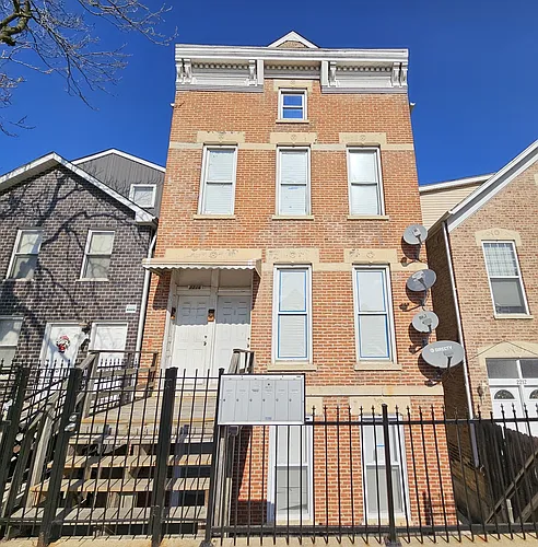 2216 W 21st Pl #1R Photo 1