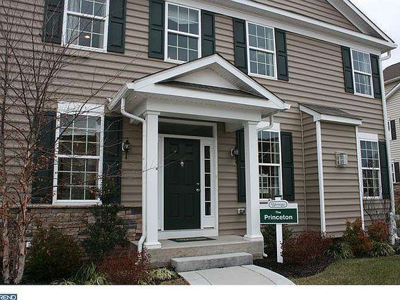 3rd image of 40 Plymouth Dr