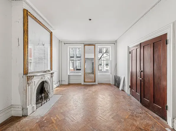 36 W 11th St, New York, NY 10011