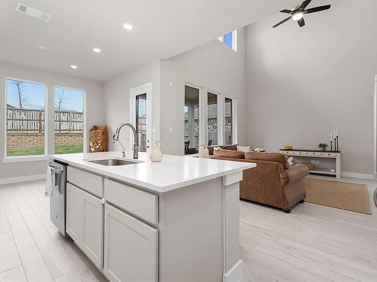 359 Mallorn Ln — Photo 18