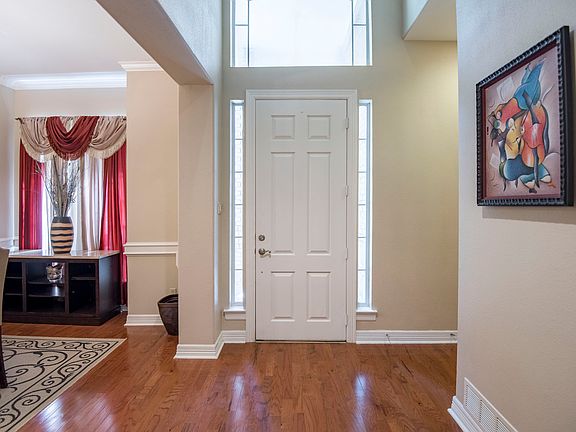 3rd image of 807 Timber Ridge Dr