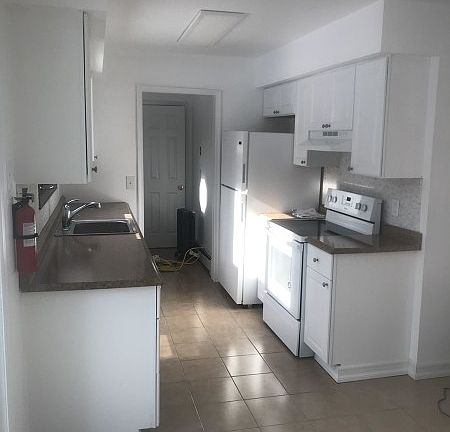 4th image of 407 Deerfield Ln #B