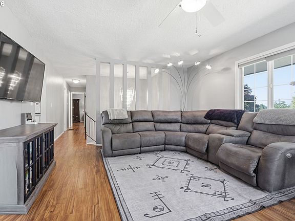 5th image of 22892 SE Belmont Ct