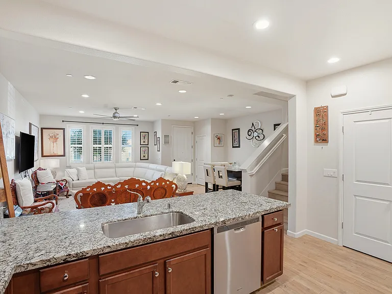 14842 Kit Carson Dr — Photo 8