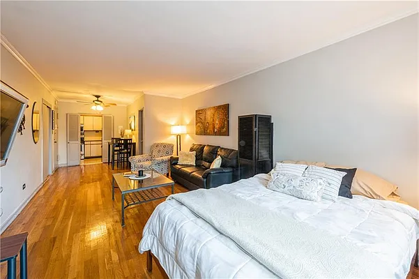 Sold by Remax Edge | media 9