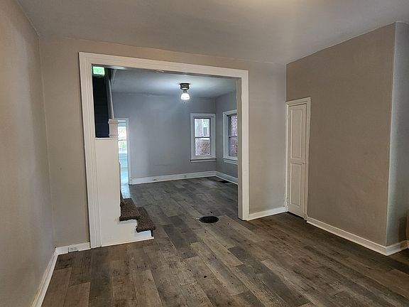 5th image of 261 Beech St