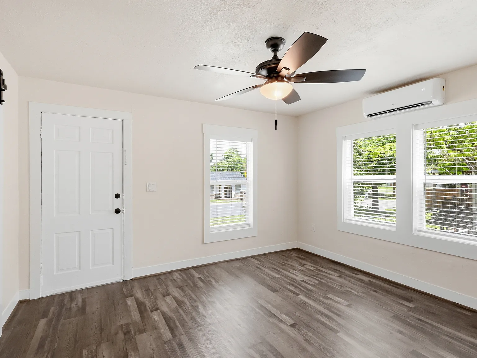 2 bed, 675 sqft, $1,600 — Photo 2
