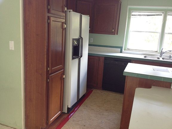 3rd image of 17866 Larkin Ct W