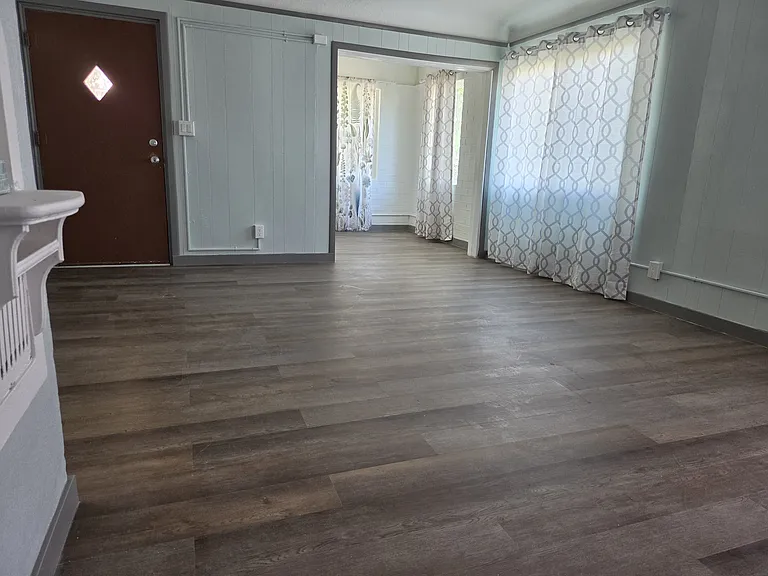 258 W Bonita St — Photo 3