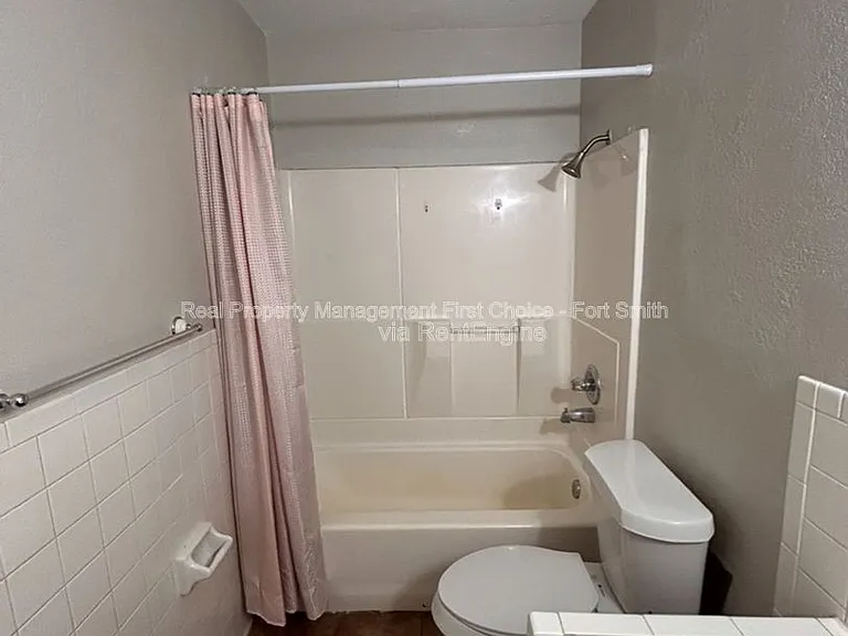 1010 S 19th St #2 — Photo 10