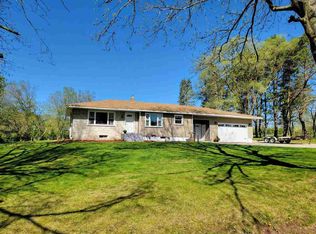 N4355 Larry Rd, New London, WI 54961