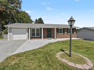 39 Oxbow Rd, Saint Peters, MO 63376
