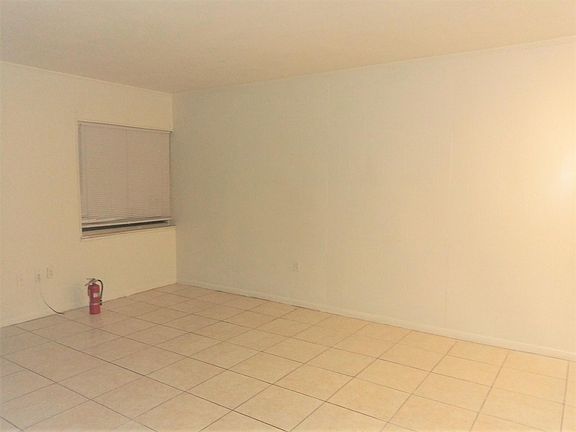 4th image of 5906 Terrace Square Dr APT D