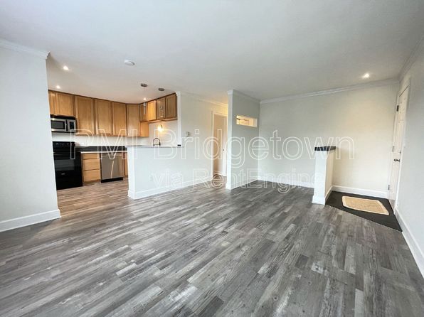 8065 N Ivanhoe St APT 2