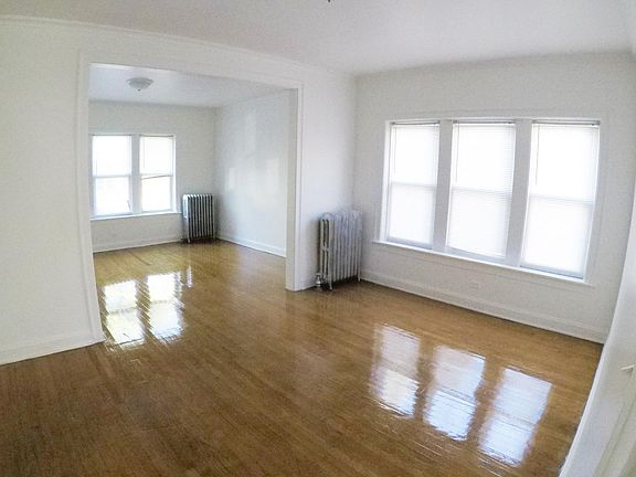 5th image of 2751 W Glenlake Ave Floor 2
