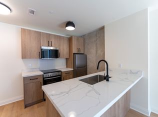 11 Robert St, Hamilton, ON L8L 0E4