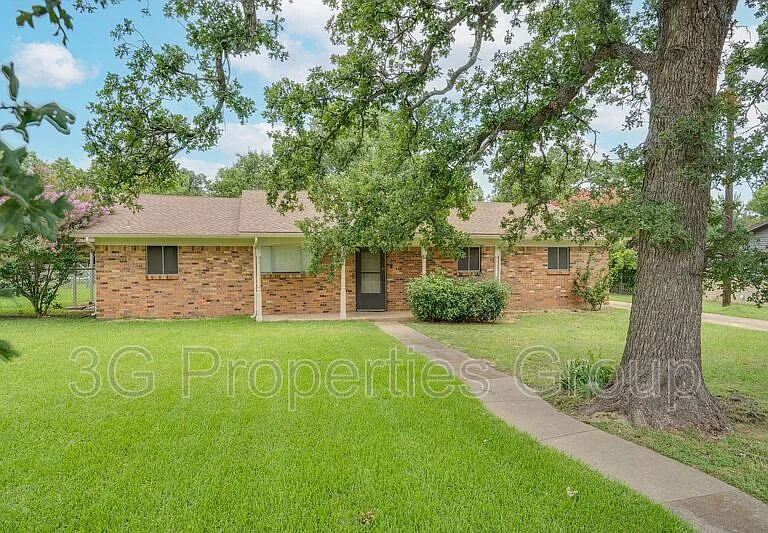 140 Joyce Dr — Photo 4