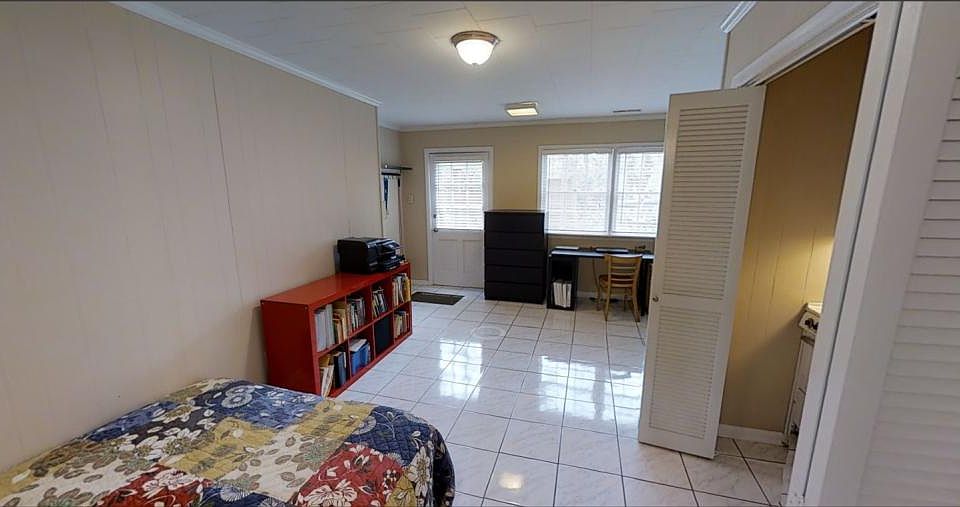350 sqft Bedroom