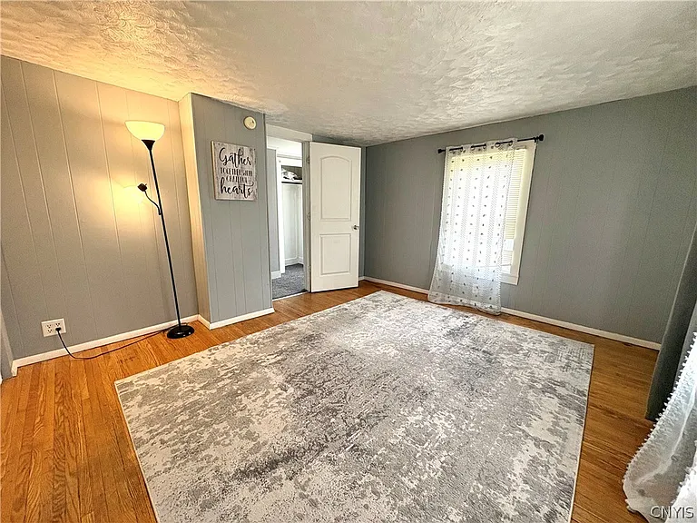 30 Florence St — Photo 12