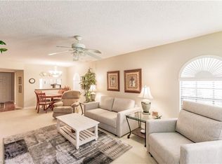 601 Augusta Blvd APT 11, Naples, FL 34113