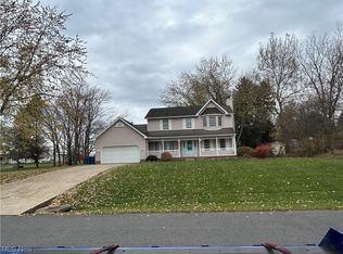 2140 Martin Crest Dr, Akron, OH 44312