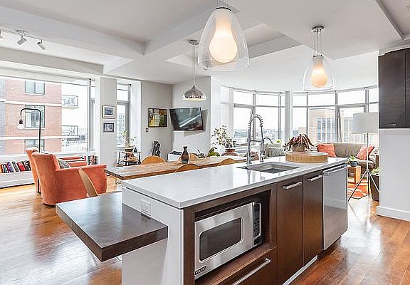 5th image of 217 51st Ave APT 909