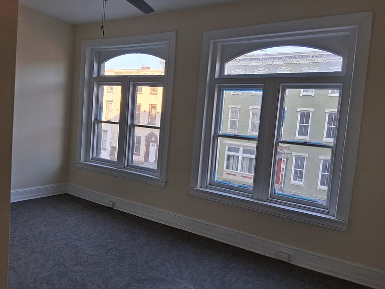 112 S 6th St #3 — Photo 3