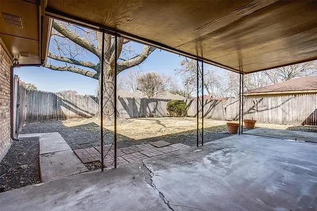 2203 Glen Forest Ln — Photo 32