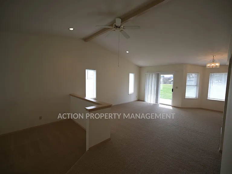 1464 Heath Rd — Photo 7
