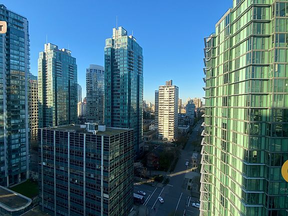 3rd image of 1328 W Pender St #2701