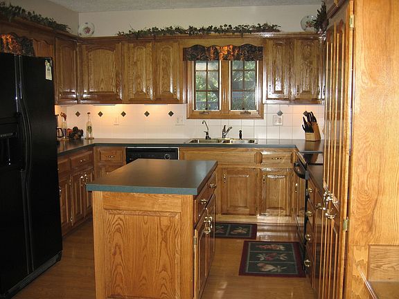 Custom Kitchen w/island