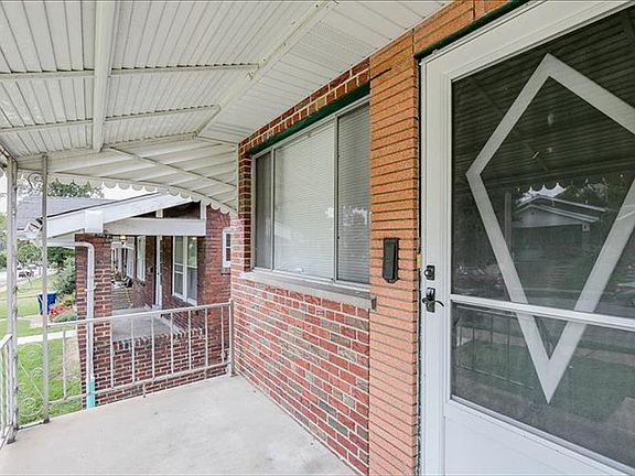 2nd image of 1913 Forest Ave