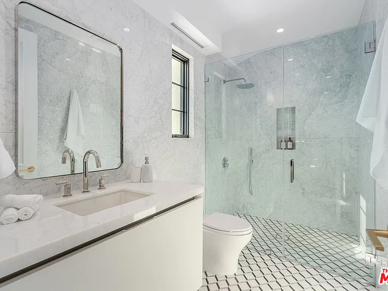611 N Hillcrest Rd — Photo 49