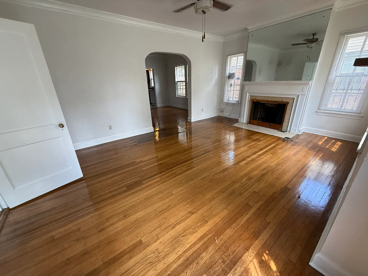 3 bed, 1200 sqft, $1,400 — Photo 2