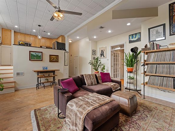 3rd image of 88 Broadway #2B