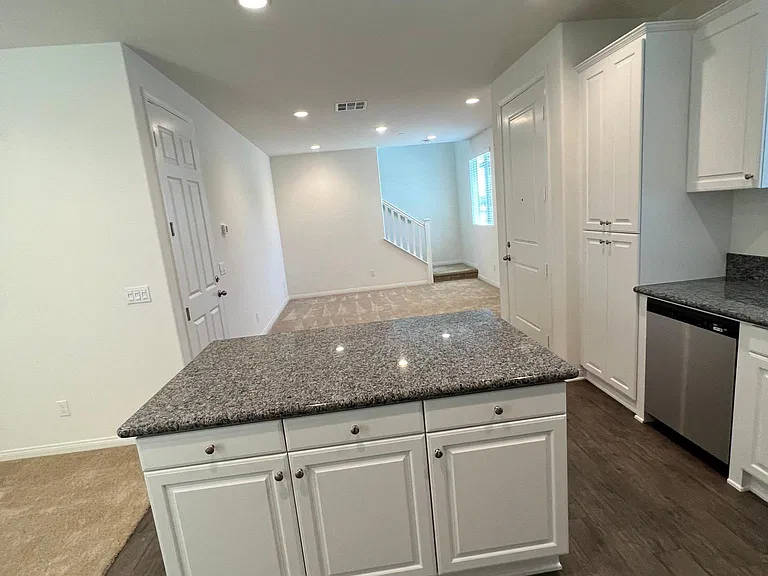 7528 Meridian St — Photo 10