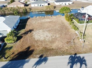 8 SE 8th Pl, Cape Coral, FL 33990