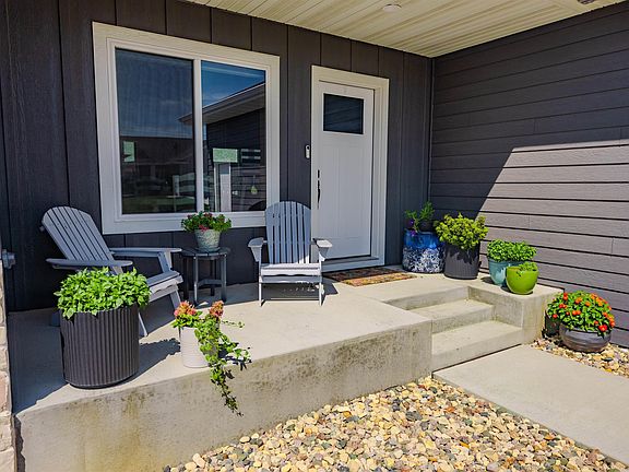4th image of 1512 W River Bend Cir