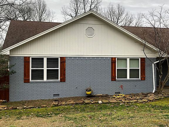 2nd image of 101 N Woodale Ln