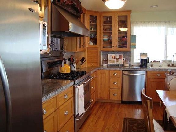 2nd image of 220 Struebing Dr