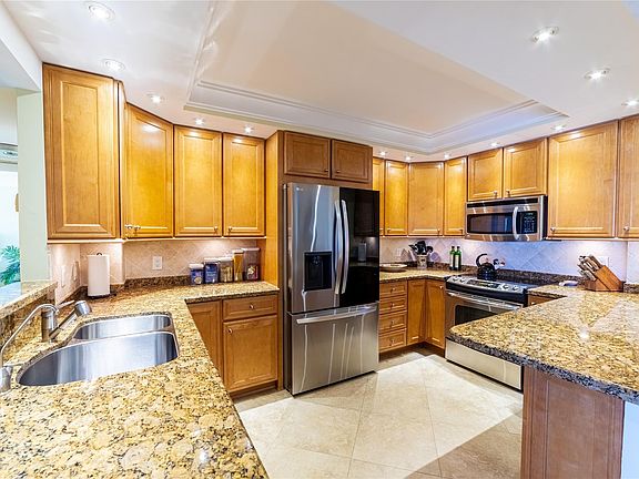 5th image of 405 N Ocean Boulevard #703
