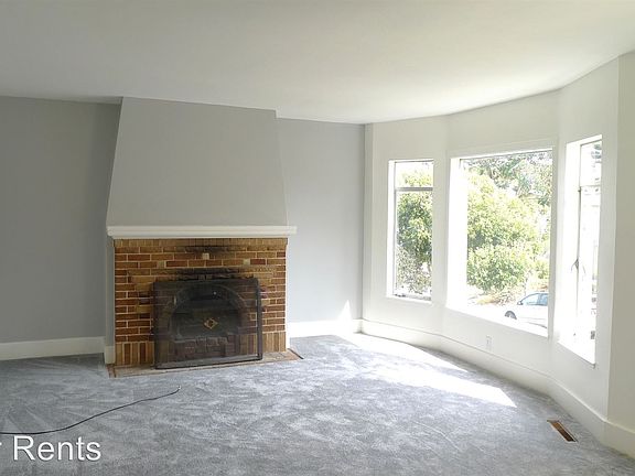 3rd image of 154 Staples Ave