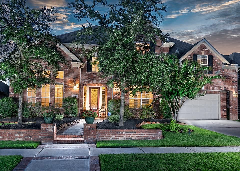 1st image of 18810 Valley Cove Dr