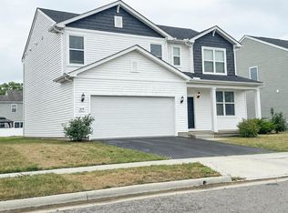 319 Honeysuckle St, Ashville, OH 43103