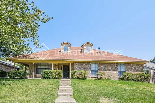 5221 Hollow Bend Ln Photo 1