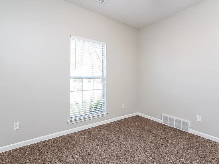5820 Lillian Bend Dr — Photo 9