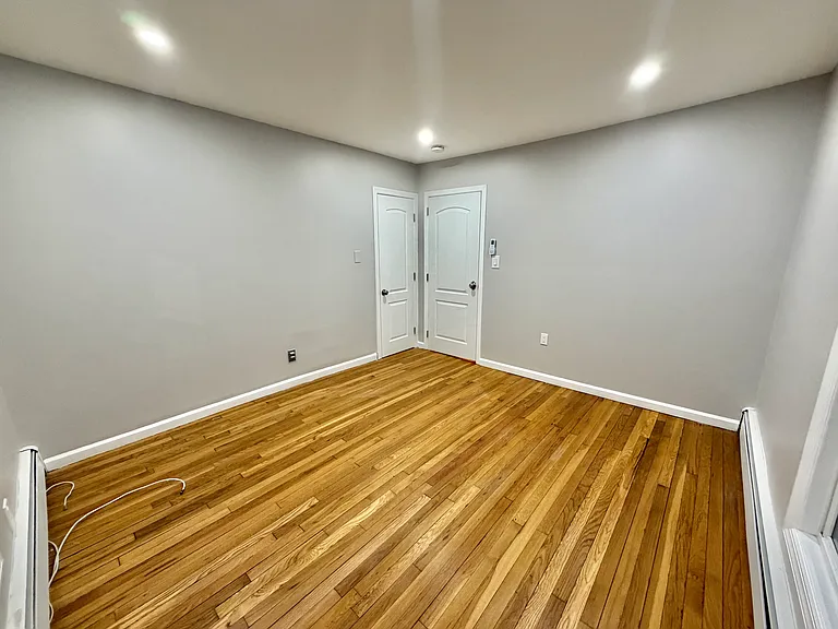 290 Woodbury Rd — Photo 16