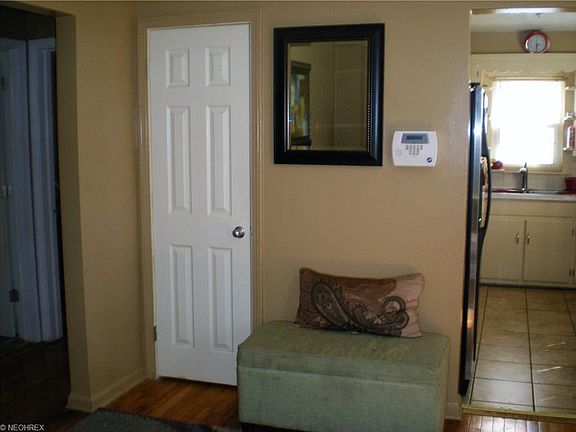 4th image of 1654 Idlewood Ave