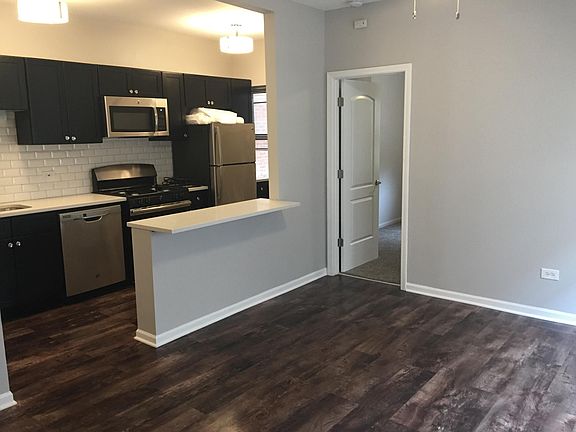 3rd image of 845 W Sunnyside Ave #204