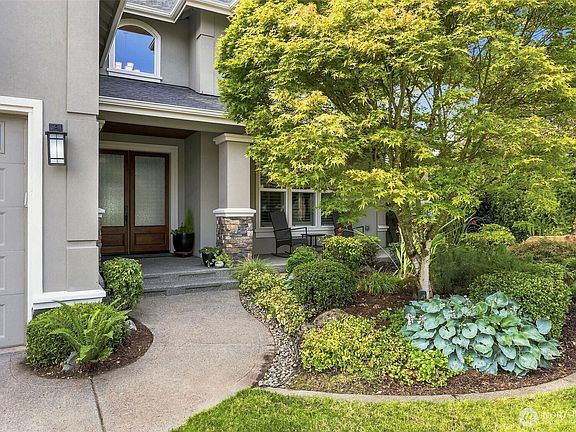 2nd image of 2211 Nevada Court
